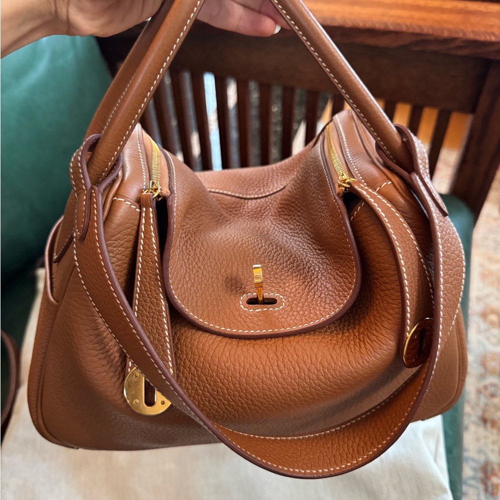 Like New Hermes Lindy 26 Brown Leather Handbag - Picture 3 of 9